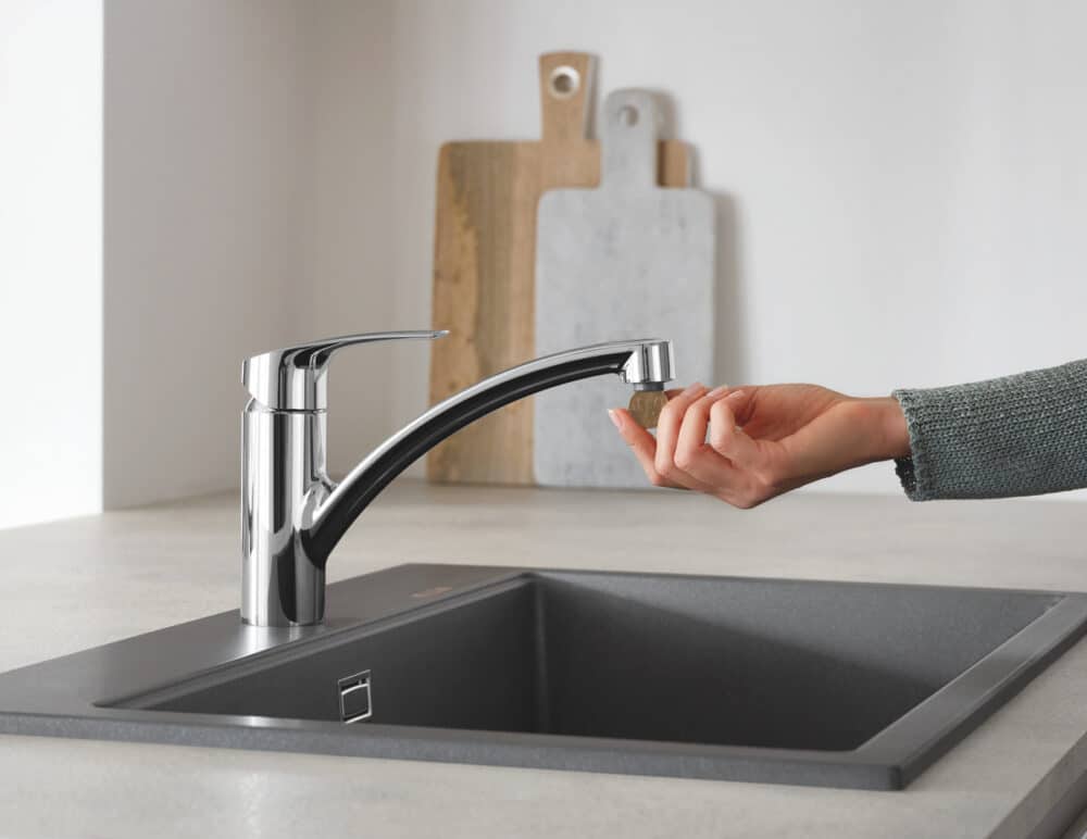Bateria zlewozmywakowa Eurosmart jednouchwytowa chrom, głowica ceramiczna 35 mm, obracana wylewka średniej wysokości, kąt obrotu wylewki 140° - obrazek 5