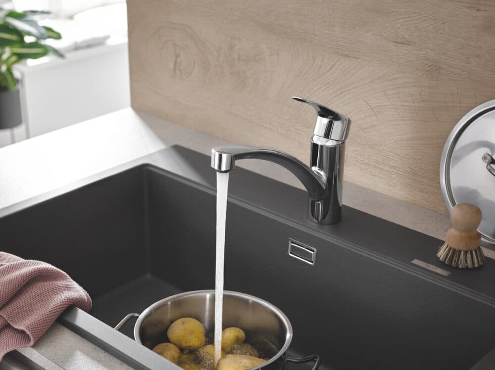 Bateria zlewozmywakowa Eurosmart jednouchwytowa chrom, głowica ceramiczna 35 mm, obracana wylewka średniej wysokości, kąt obrotu wylewki 140° - obrazek 7