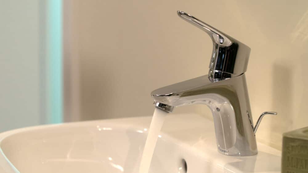 Bateria umywalkowa Hansgrohe Focus E2 jednouchwytowa chrom 31730000 - obrazek 3